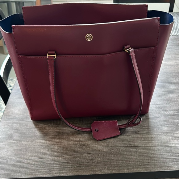 Tory Burch Handbags - Tory Burch tote bag